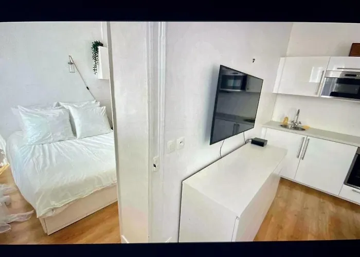 Cute One Bedroom In Le Marais Апартаменты Париж
